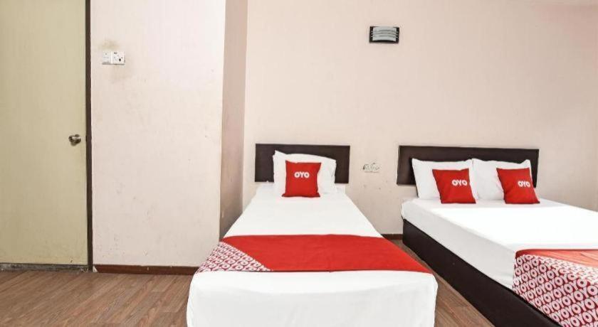 Oyo 90643 Gks Hotel Серембан  Экстерьер фото