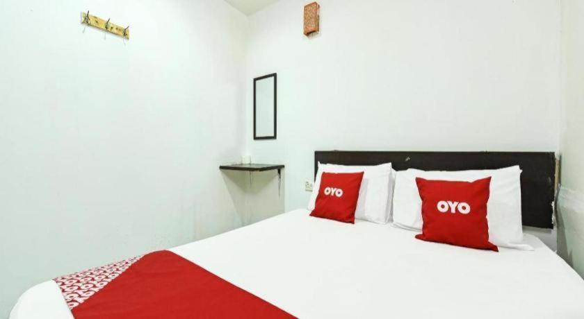 Oyo 90643 Gks Hotel Серембан  Экстерьер фото